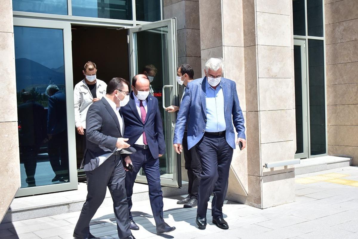 Milletvekili Altınok ve İl Başkanı &Ouml;z&rsquo;den ET&Uuml; Rekt&ouml;r&uuml; &Ccedil;akmak&rsquo;a ziyaret