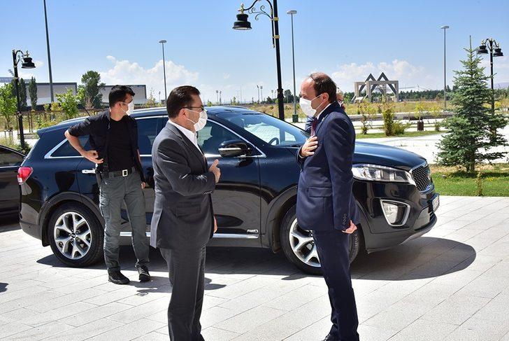 Milletvekili Altınok ve İl Başkanı Öz’den ETÜ Rektörü Çakmak’a ziyaret G3