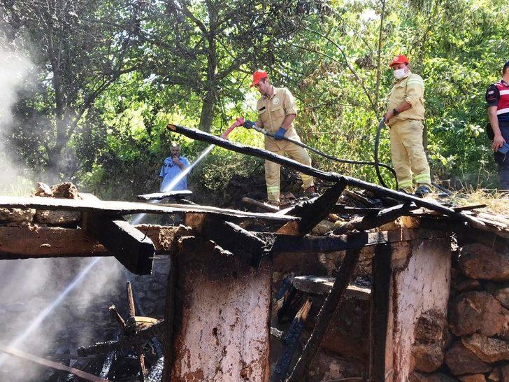 Köyde ekmek fırını yangını G1