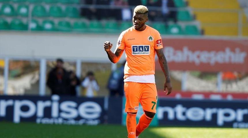 Junior Fernandes, Birleşik Arap Emirlikleri’ne doğru