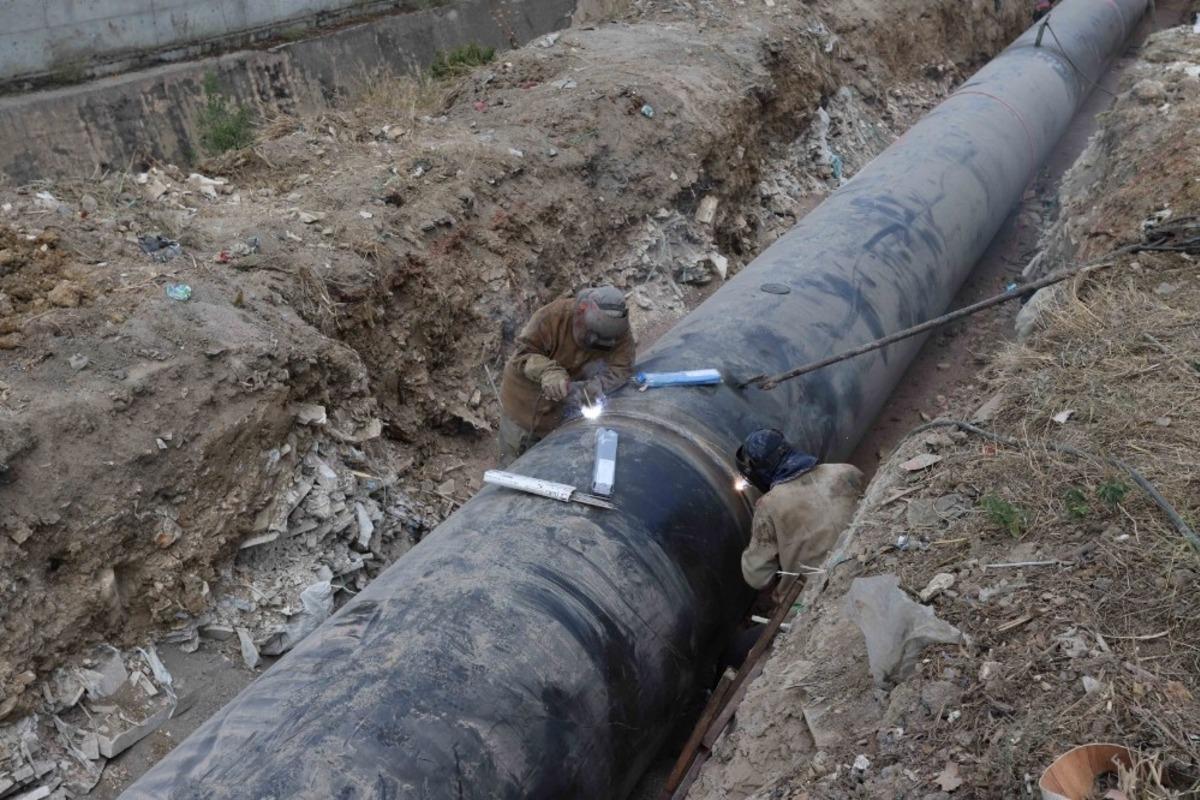 Gebze ve Darıca&rsquo;da kesintisiz su i&ccedil;in dev borular kullanılıyor