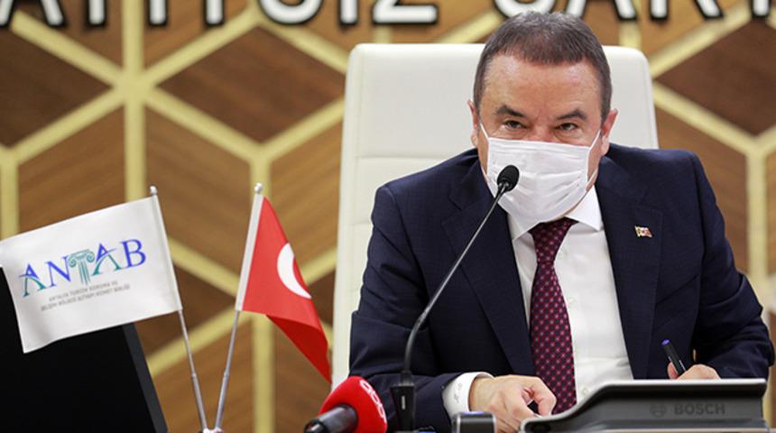 Koronavirüse yakalanan Muhittin Böcek kimdir? Antalya Büyükşehir Belediye Başkanı Muhittin Böcek kaç yaşında?