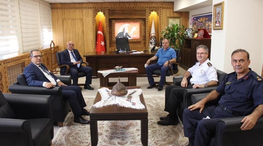 Kaymakam T&uuml;rk&ouml;z&rsquo;e ziyaret