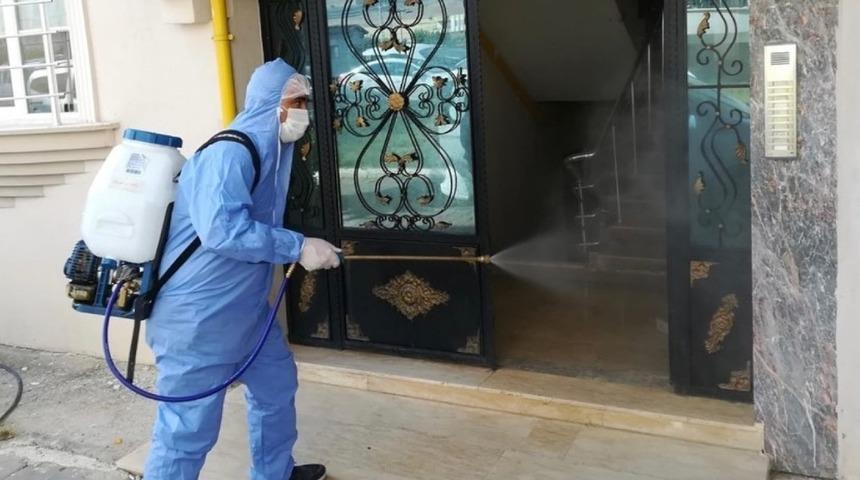 Karantina altındaki ikametler dezenfekte ediliyor