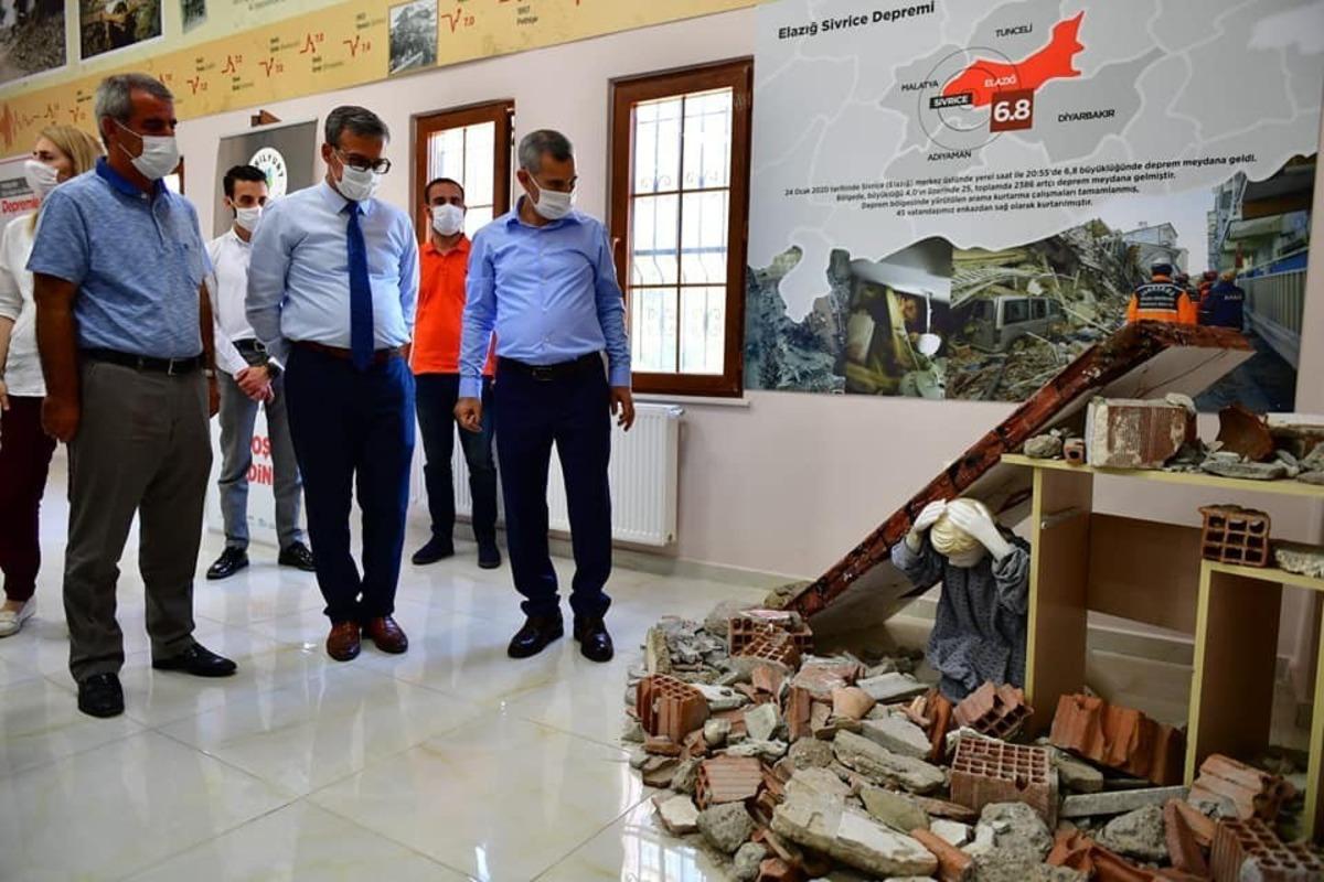 Yeşilyurt Belediyesi&rsquo;nden deprem farkındalık programı