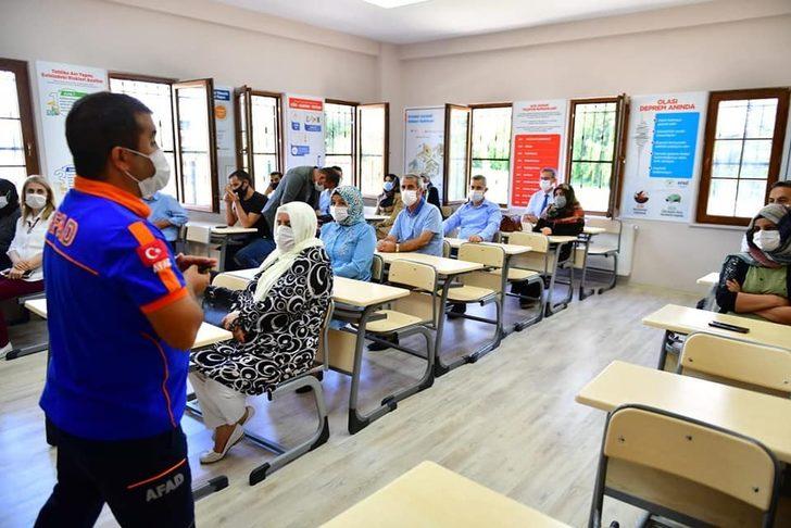 Yeşilyurt Belediyesi’nden deprem farkındalık programı G5