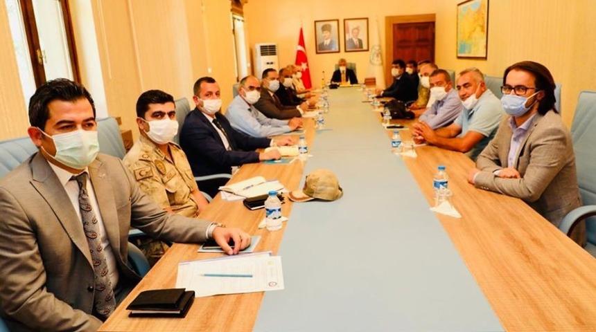 Korona virüs vaka sayıları arttı acil olmayan ameliyatlar ertelendi