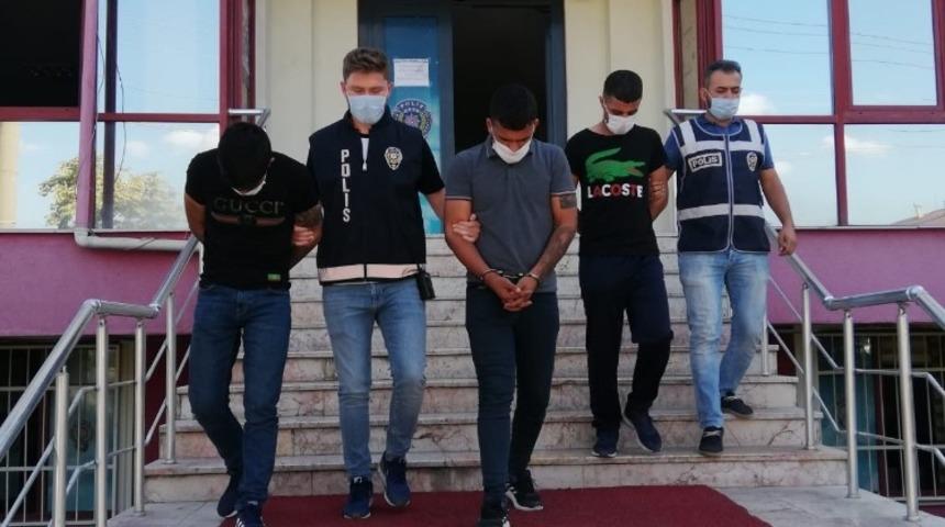 Kocaeli&rsquo;de alacak verecek meselesinde 1 kişi silahla yaralandı