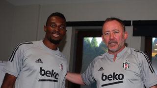 Bernard Mensah, Beşiktaş ile sözleşme imzaladı!