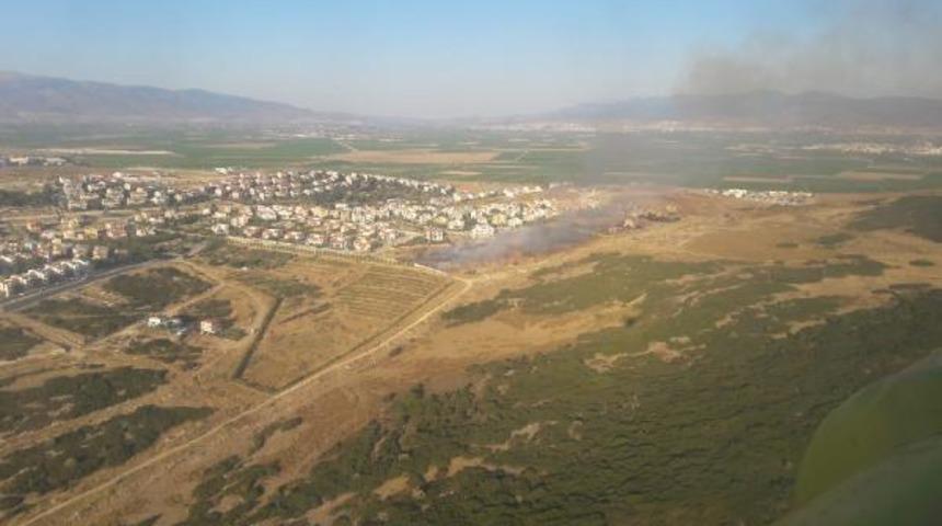 İzmir'de makilik alanda yangın