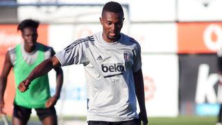 Mensah, Beşiktaş ile ilk antrenmanına çıktı