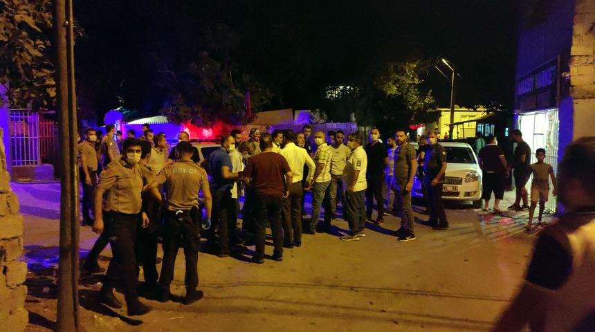 Antalya'da polise taşlı saldırı: 1 polis yaralı, çok sayıda gözaltı