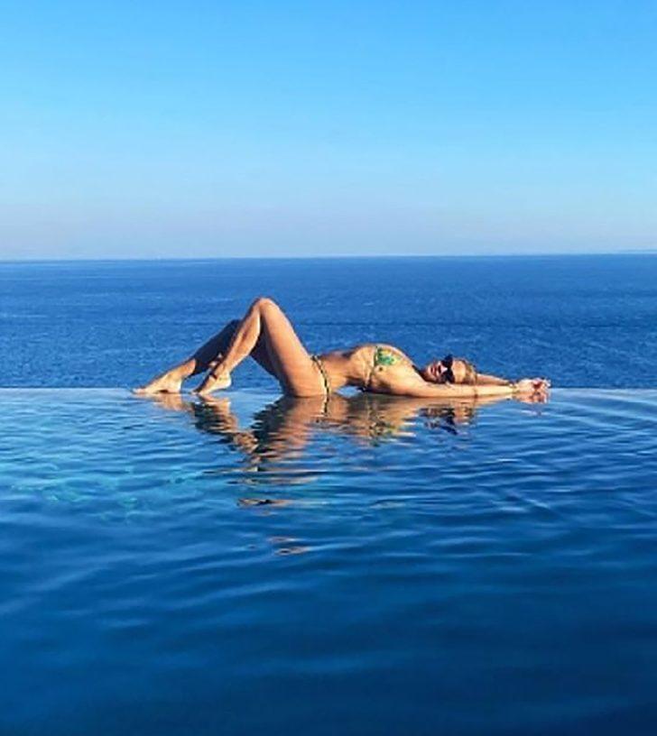 Rita Ora'nın dondurma keyfi! Beğeni yağdı G3