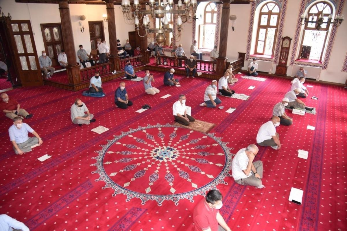 İzmit Belediyesi, 17 Ağustos Deprem Şehitlerini andı