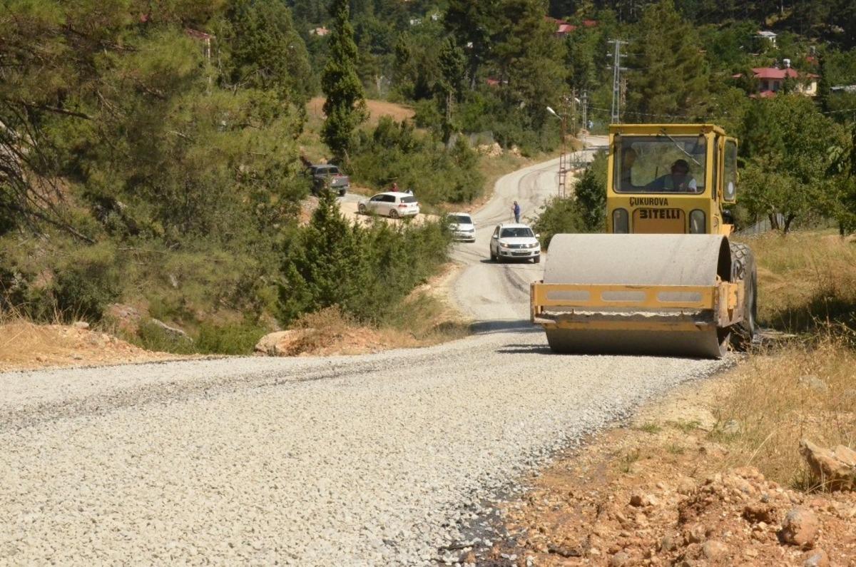 B&uuml;y&uuml;kşehir Belediyesinden &Ccedil;amlıyayla&rsquo;da yol &ccedil;alışması