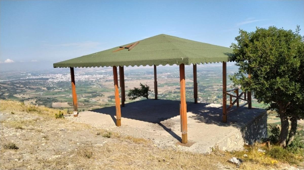 Hainler y&uuml;zlerce metre y&uuml;kseklikte bile vandallıkta sınır tanımıyor