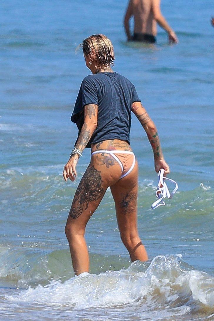 Tina Louise'in bikini kazası! Neredeyse...  G4