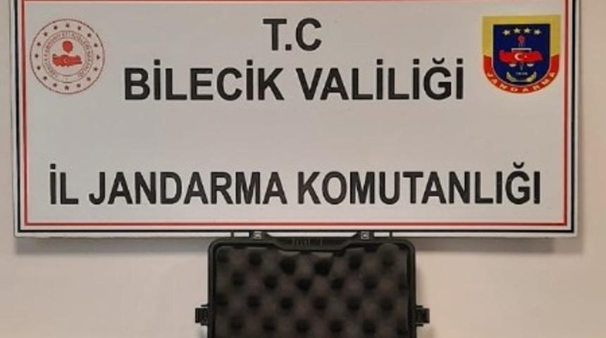 Bilecik’te tarihi eser için kaçak kazı yapanlara suçüstü