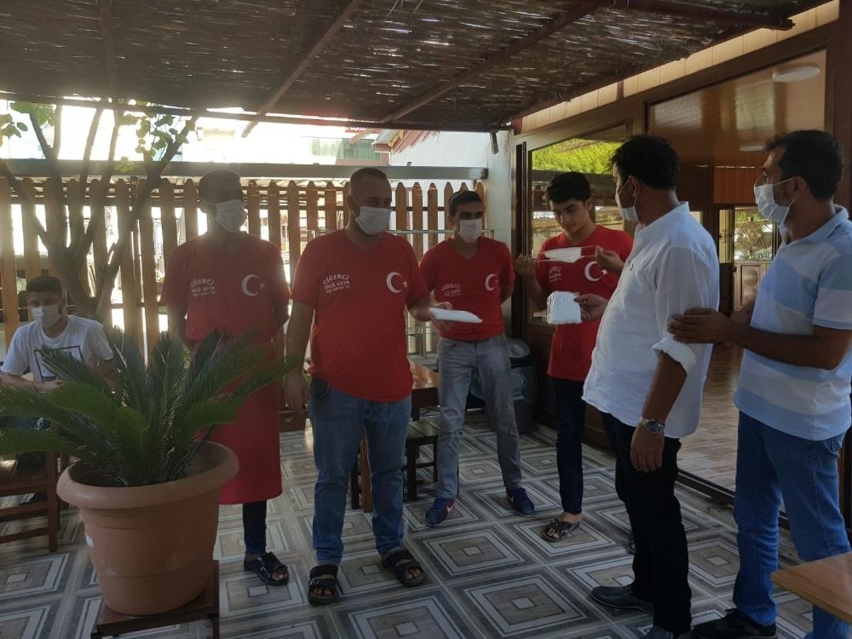 Payas&rsquo;ta vatandaşa ve esnafa maske dağıtımı