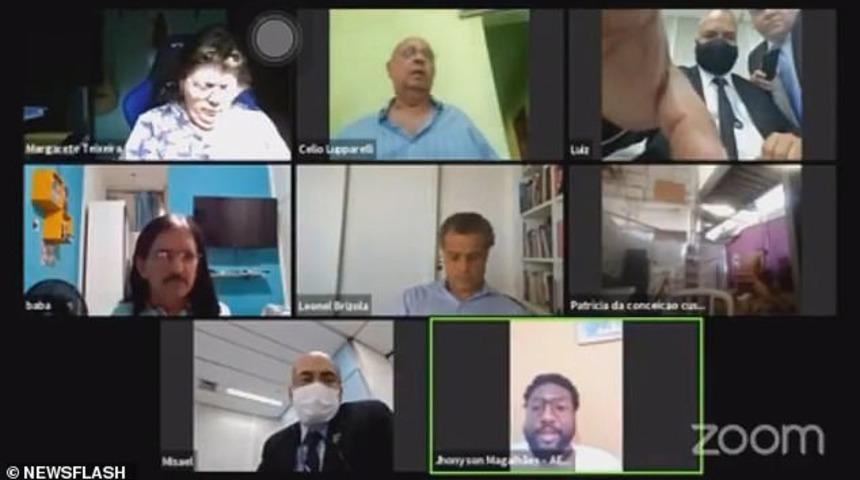 Online belediye meclis toplantısında seks yaparken yakalandılar