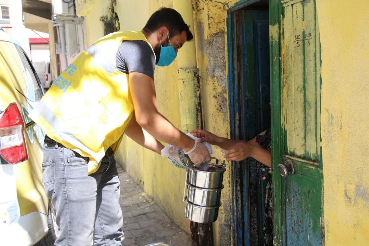 Haliliye&rsquo;den ihtiya&ccedil; sahiplerine yemek desteği