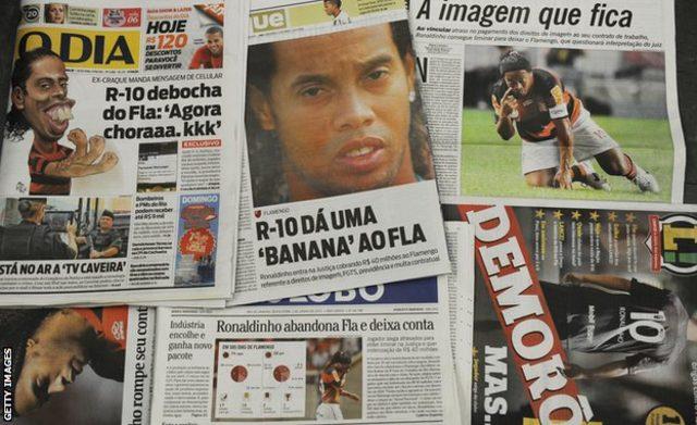 Ronaldinho'nun 2012'de Flamengo'dan ayrılışı gazetelerde