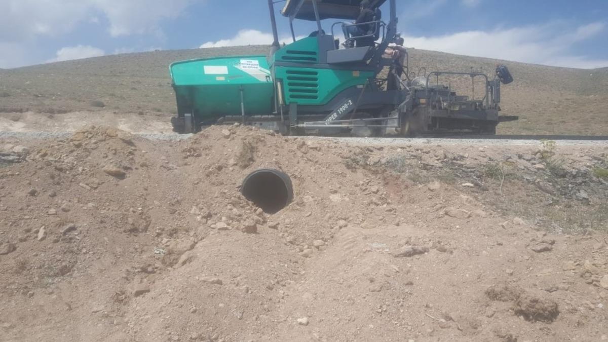 &Ccedil;aldıran&rsquo;da Z&uuml;lfubulak grup mahalle yoluna menfezler yaptırıldı