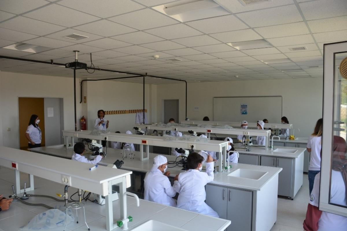 &Ccedil;ocuklarla mikro d&uuml;nyaya yolculuk başladı