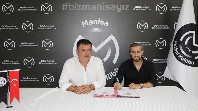 Manisa FK Serkan Özbalta ve Taner Savut’la sözleşme imzaladı