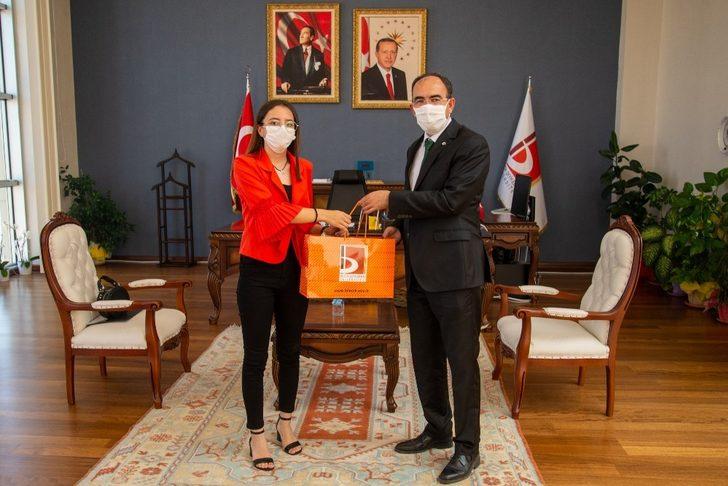 Lise öğrencisi Kader Baysal bir günlüğüne rektör oldu G3