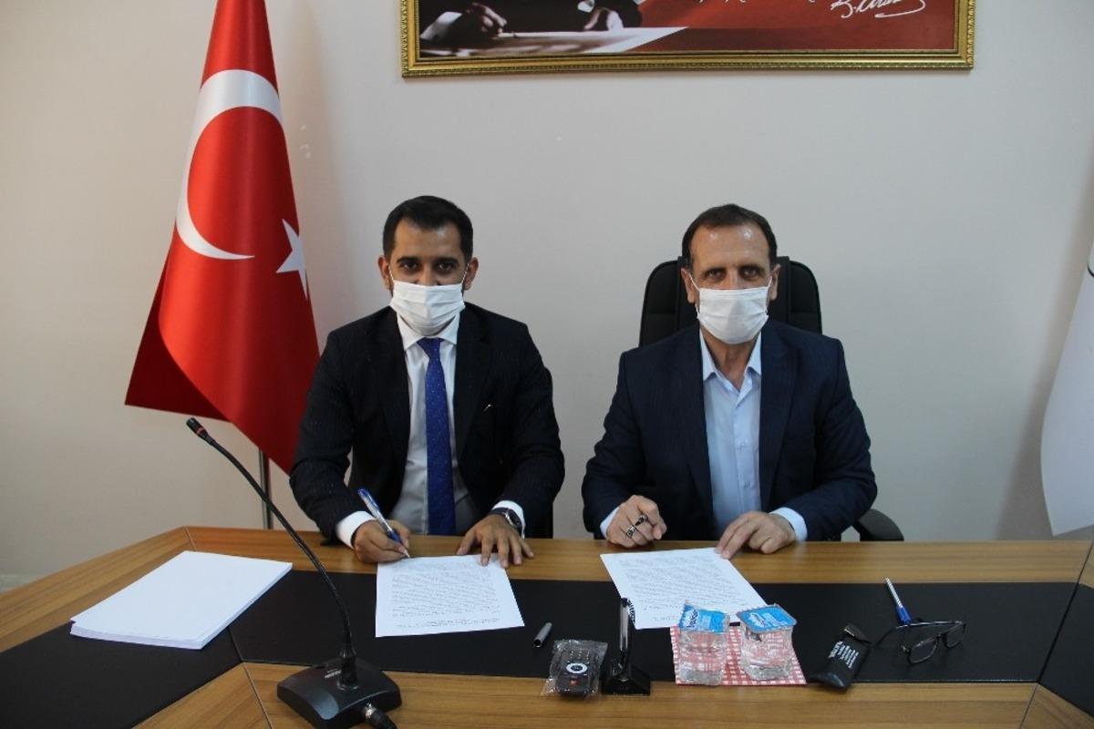 Bing&ouml;l&rsquo;&uuml;n Solhan il&ccedil;esinde doğalgaz i&ccedil;in imzalar atıldı