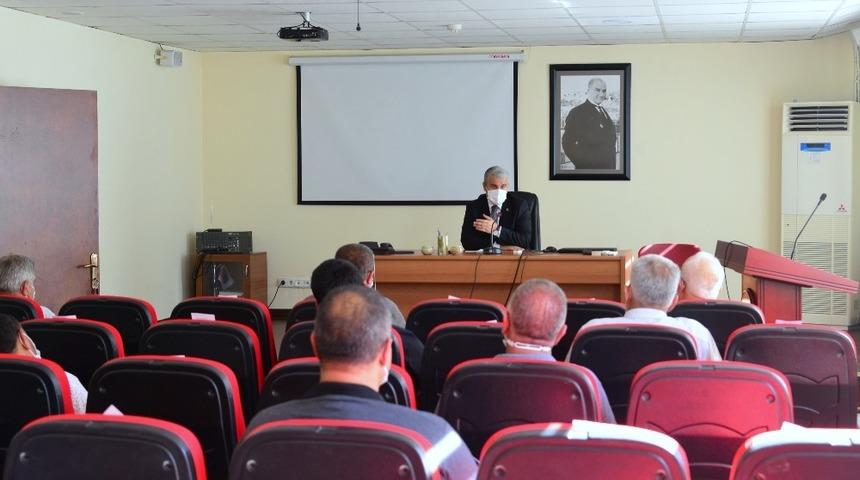 Vali Akın, muhtarlara koronavir&uuml;s uyarısı yaptı