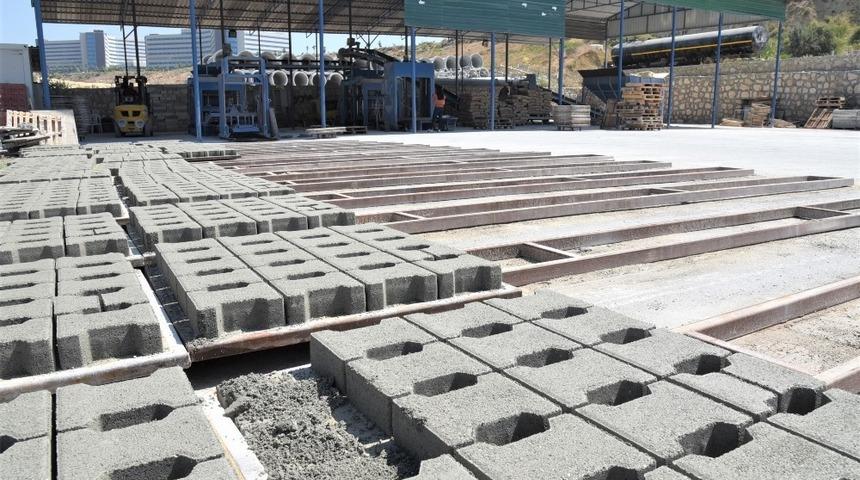 Toroslar&rsquo;da kilit parke yol ve kaldırım &ccedil;alışmaları devam ediyor