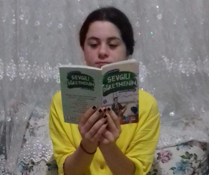 Müdür örnek oluyor, öğrenciler okuyor G2