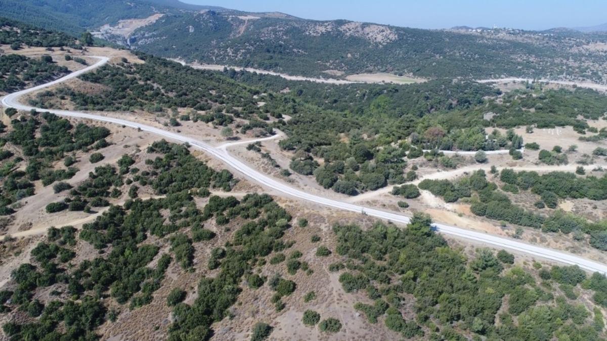 &Ouml;l&uuml;ml&uuml; kazaların yaşandığı yol b&uuml;y&uuml;kşehir tarafından yenilendi