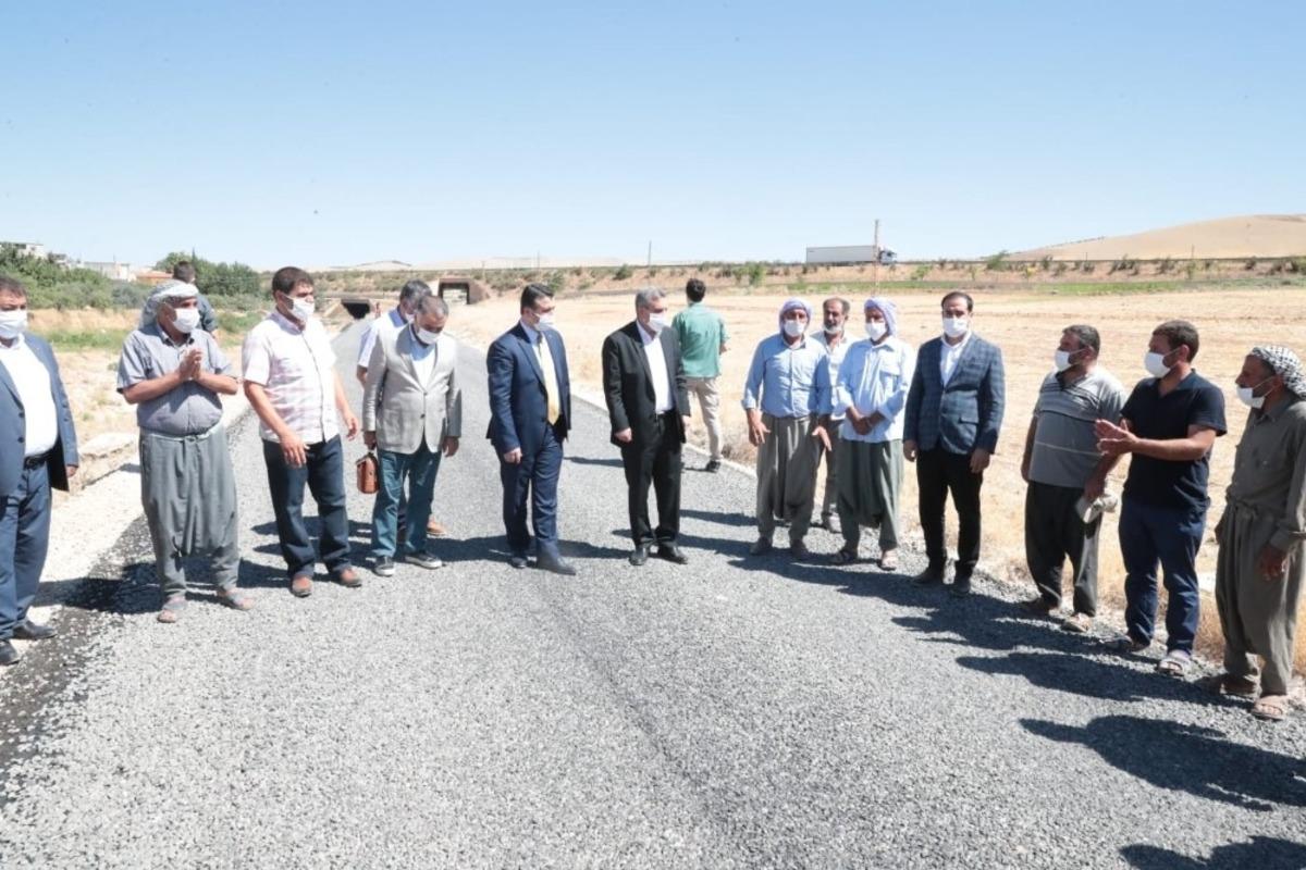 Şanlıurfa kırsalında yol &ccedil;alışması