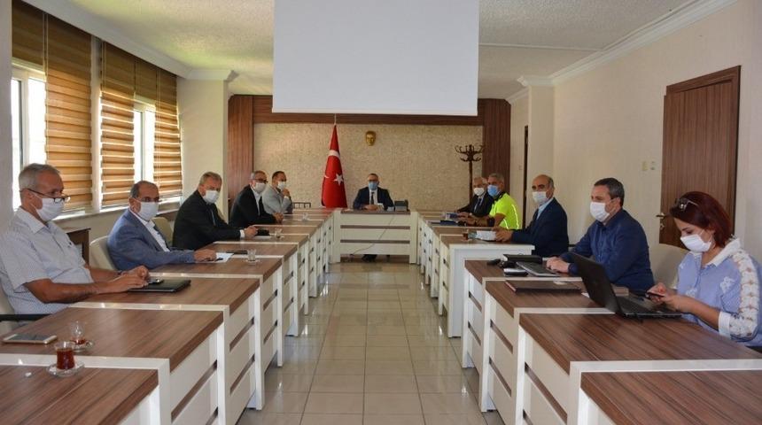 Niğde&rsquo;de 7 caddede maskenin &ccedil;ıkarılmaması i&ccedil;in sigara i&ccedil;ilmesi, yiyecek ve i&ccedil;ecek t&uuml;ketilmesi yasaklandı