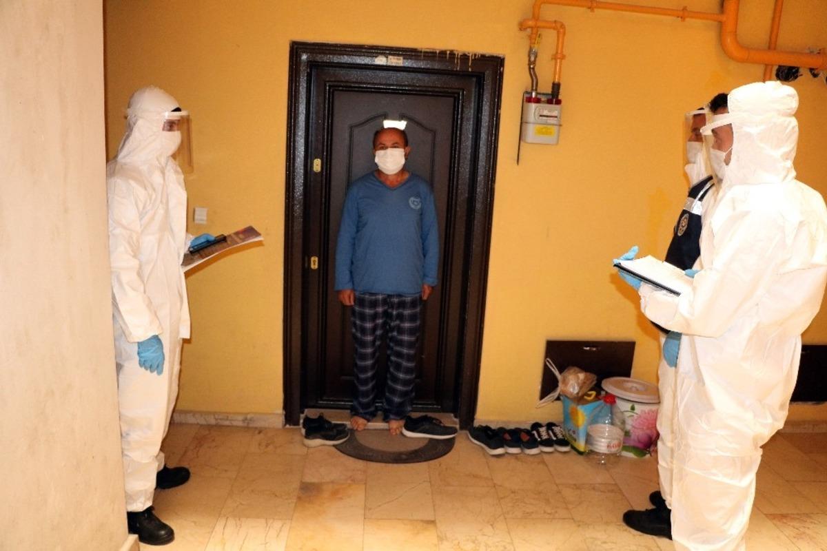 Yozgat&rsquo;ta &lsquo;mahalle denetim ekipleri&rsquo; evlerde Covid-19 denetimi yaptı