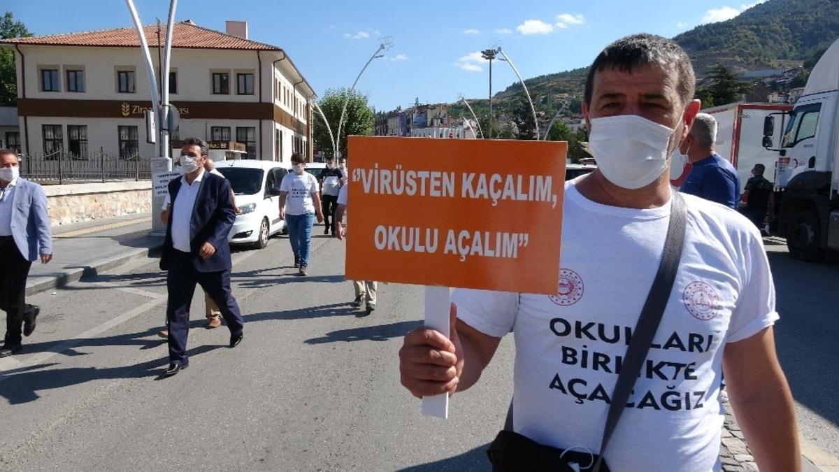 Eğitimciler, &ouml;ğrenciler i&ccedil;in y&uuml;r&uuml;d&uuml;