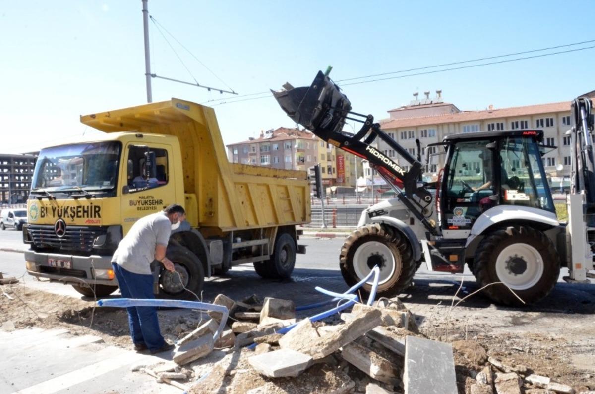 Emeksiz alt kavşağındaki trafik sıkışıklığını gideriliyor