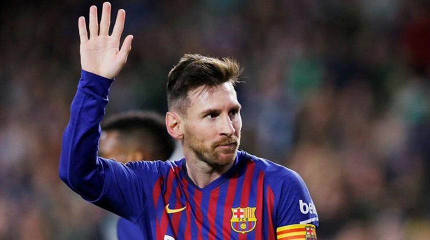 Messi, Barcelona'dan ayrılıyor mu? Başkan resmen a&ccedil;ıkladı!
