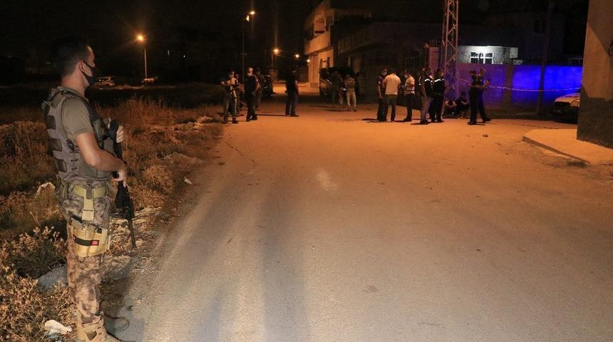 Adana'da bir eve EYP atıldı