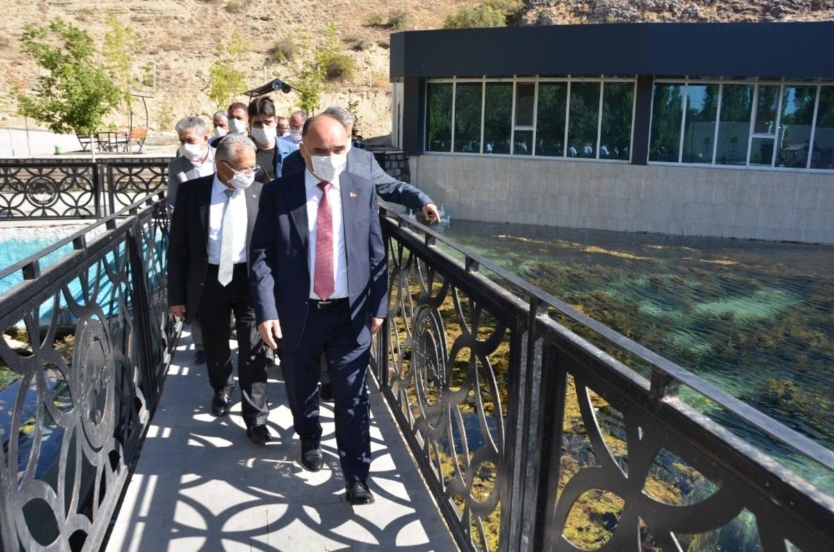 Vali G&uuml;naydın B&uuml;nyan&rsquo;da Muhtarlarla Buluştu