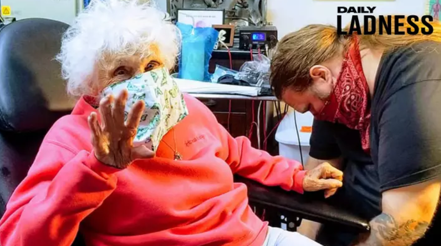 103 yaşında ilk dövmesini yaptırdı