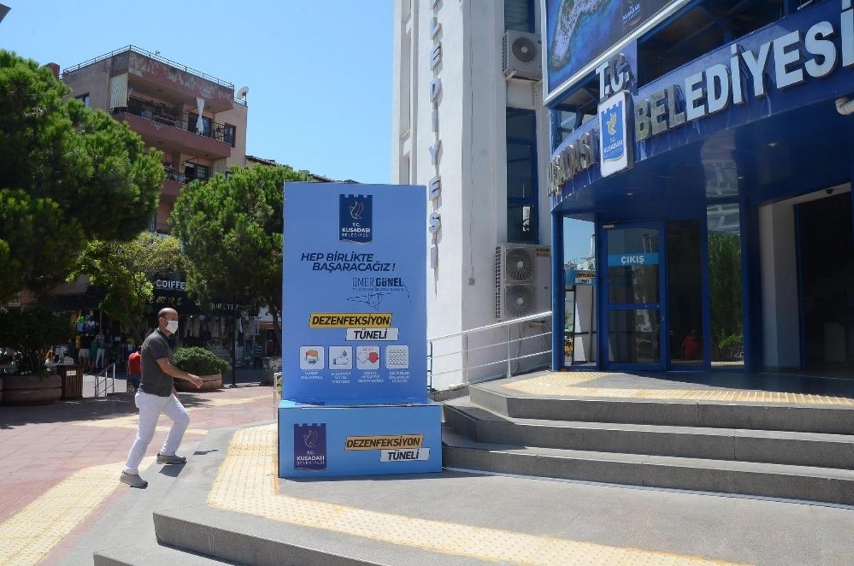 Kuşadası Belediyesi&rsquo;nden korona vir&uuml;se karşı yeni uygulama