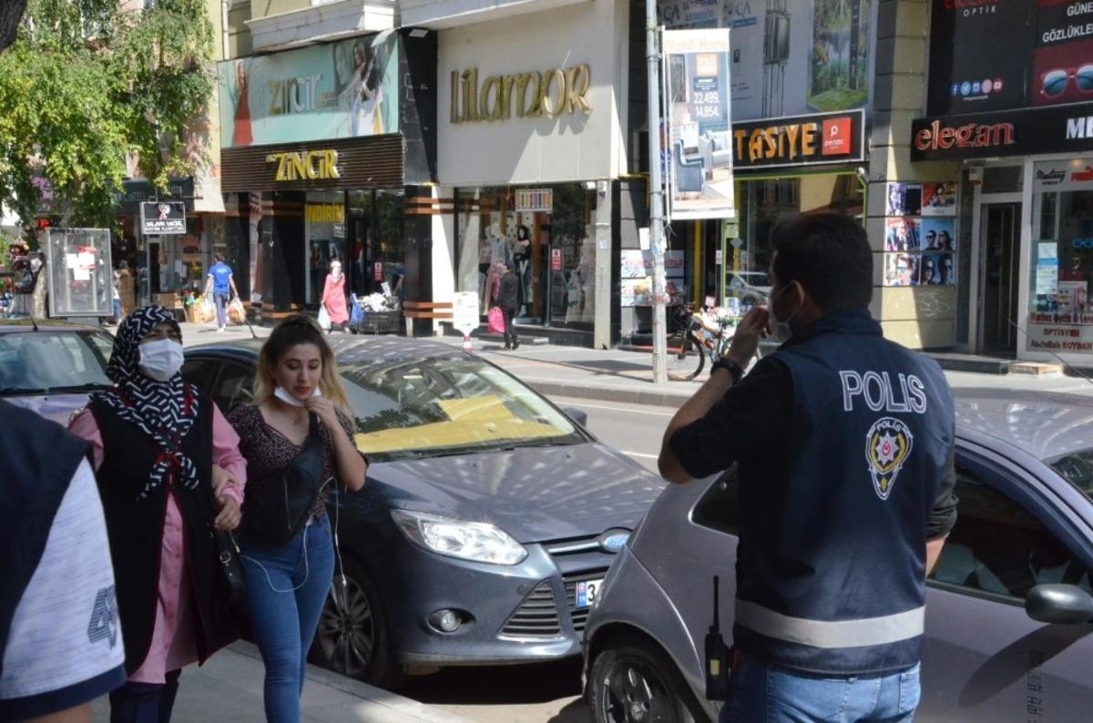 Kars&rsquo;ta polis korona vir&uuml;s denetimlerini sıklaştırdı
