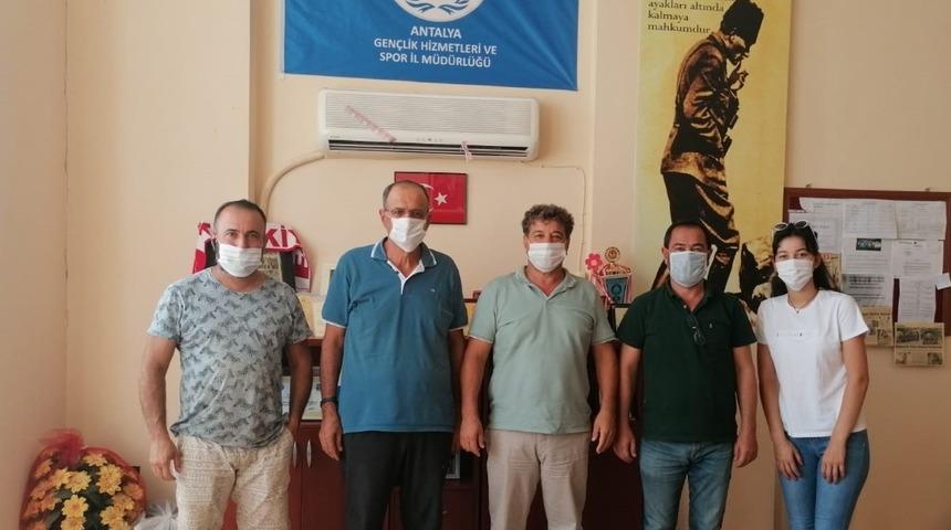 Kumluca&rsquo;da halı sahadaki alınan tedbirler konuşuldu