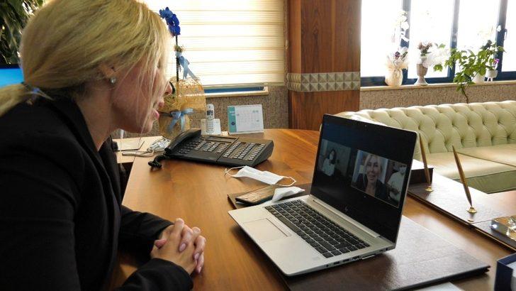 Rektör Özkan, Covid hastası intörn doktor ile görüştü G1