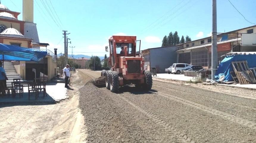 Hisarcık K&uuml;&ccedil;&uuml;k Sanayi Sitesinde asfalt &ccedil;alışması