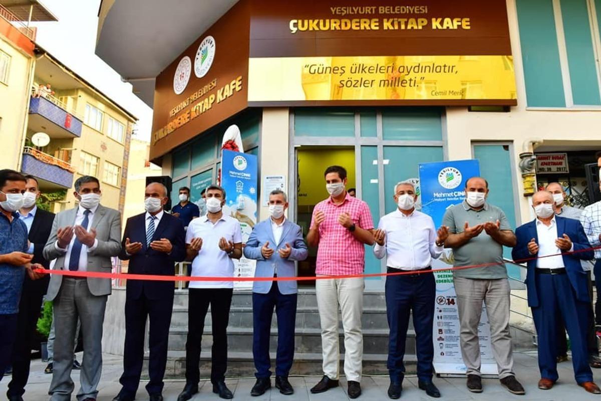 &Ccedil;ukurdere Kitap Kafe t&ouml;renle hizmete sunuldu
